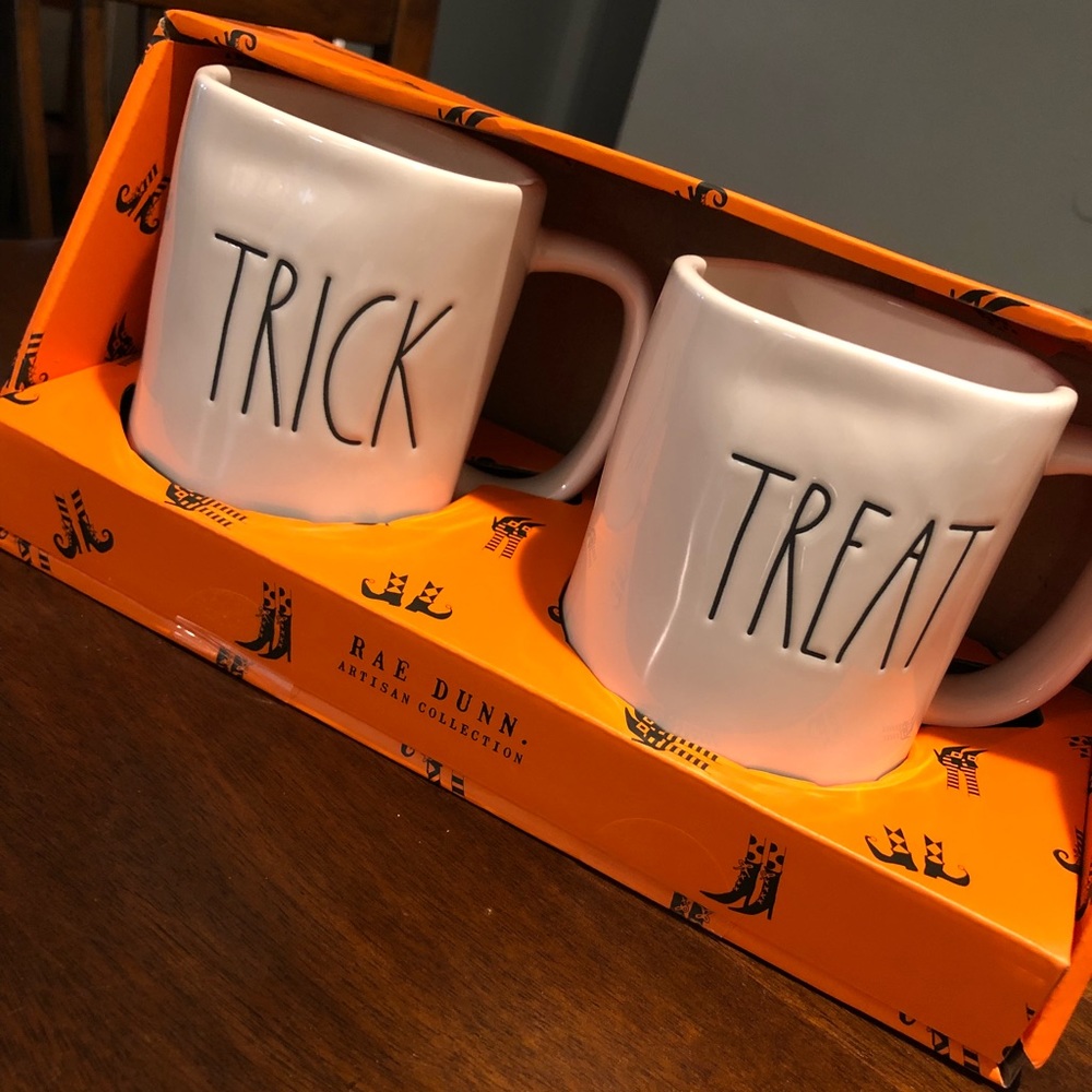 Rae Dunn trick or treat mug set